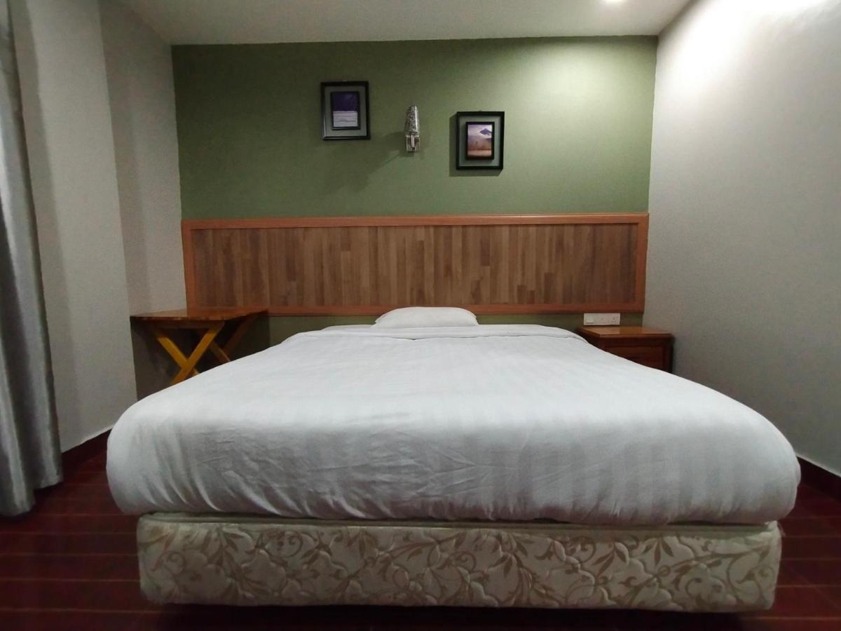 Oyo 90248 Kapitan Inn บินตูลู ภายนอก รูปภาพ